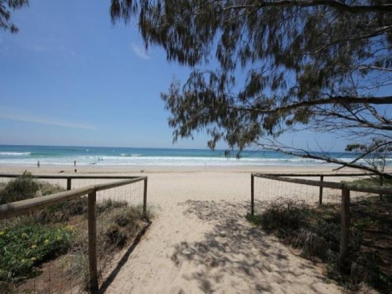 8 Australia Avenue, Broadbeach QLD 4218