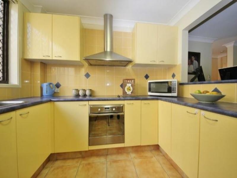 8 Australia Avenue, Broadbeach QLD 4218