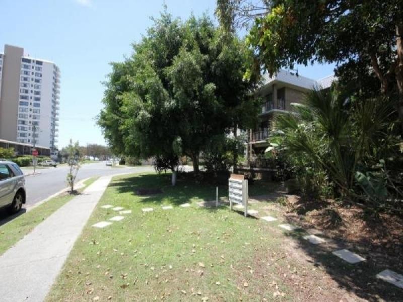 8 Australia Avenue, Broadbeach QLD 4218