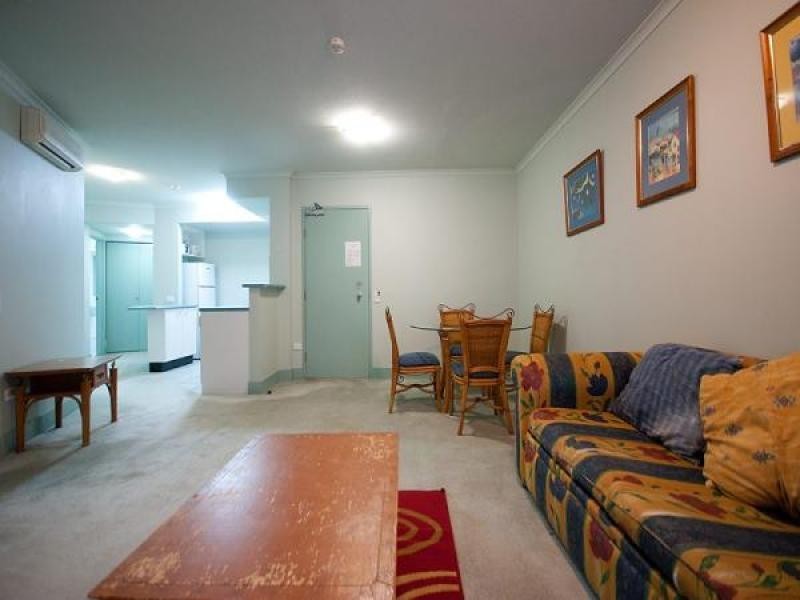 805 Surf parade, Broadbeach QLD 4218