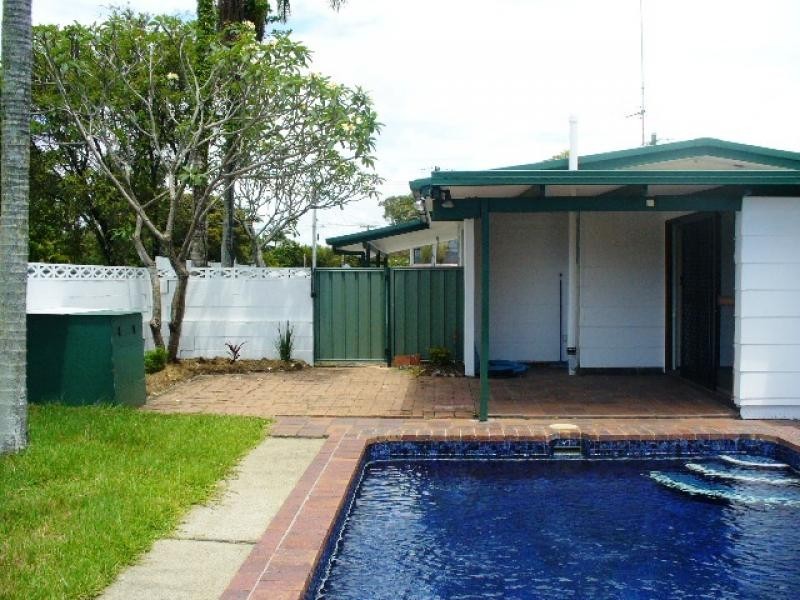 7 Serene, Arundel QLD 4214