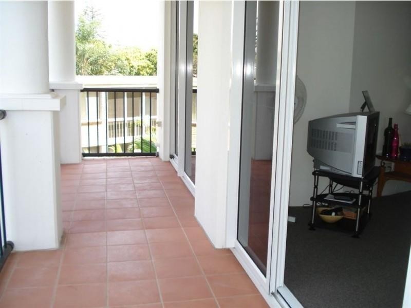 9 Beach Pde, Surfers Paradise QLD 4217