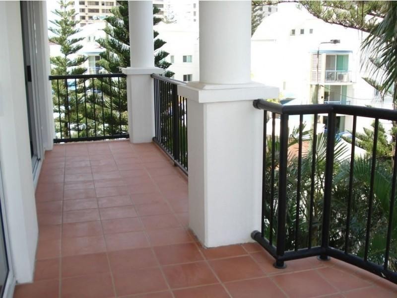 9 Beach Pde, Surfers Paradise QLD 4217