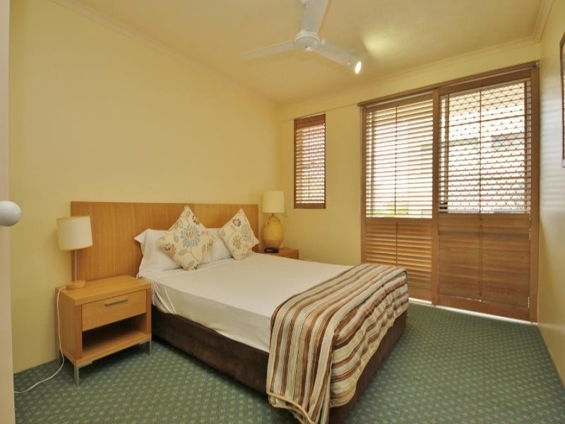 72/14 Alexandra Avenue, Broadbeach QLD 4218