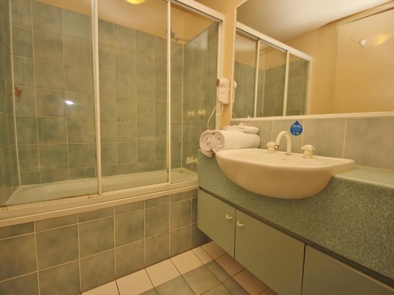 72/14 Alexandra Avenue, Broadbeach QLD 4218
