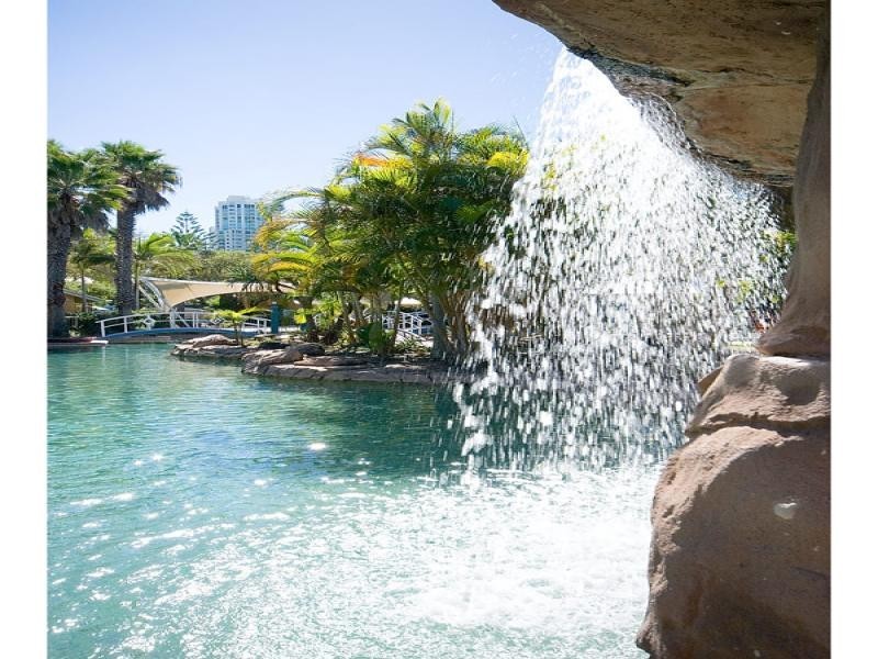 72/14 Alexandra Avenue, Broadbeach QLD 4218