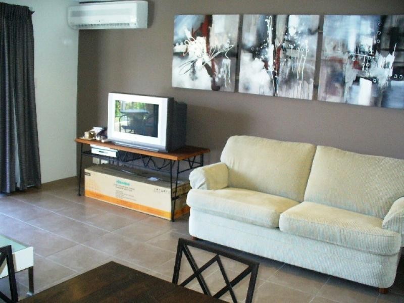 6/25 Britannia Ave, Broadbeach QLD 4218