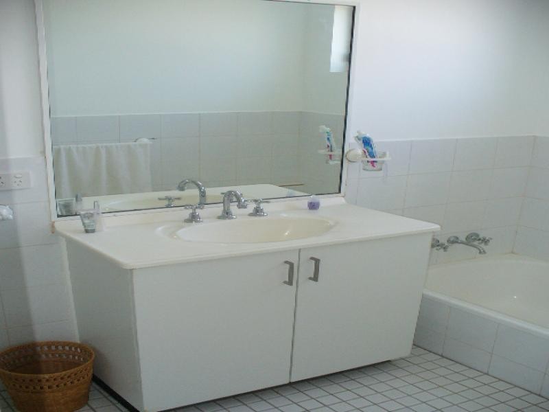 6/25 Britannia Ave, Broadbeach QLD 4218