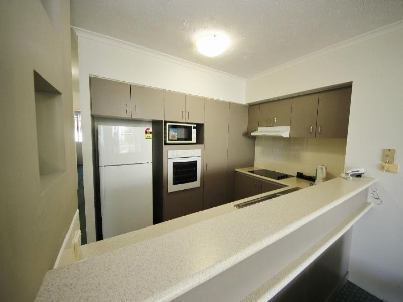 136/10 Alexandra Ave, Mermaid Beach QLD 4218