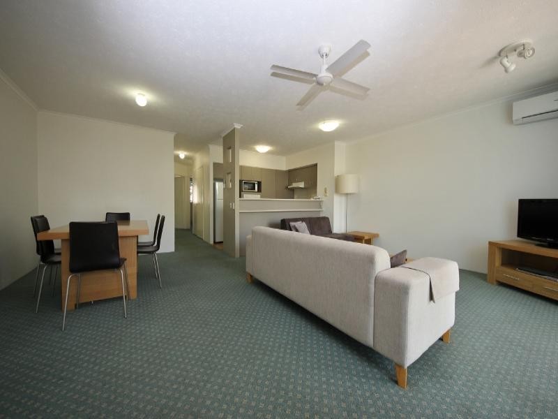 136/10 Alexandra Ave, Mermaid Beach QLD 4218