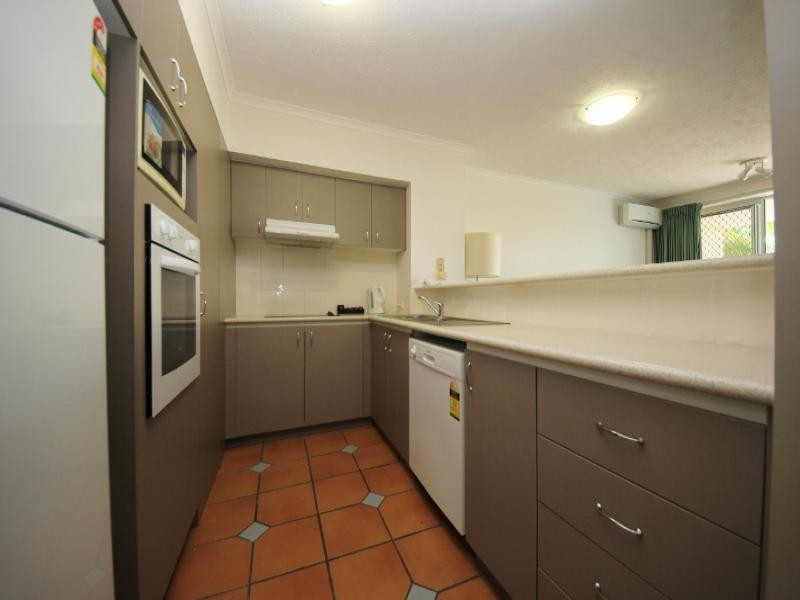 136/10 Alexandra Ave, Mermaid Beach QLD 4218