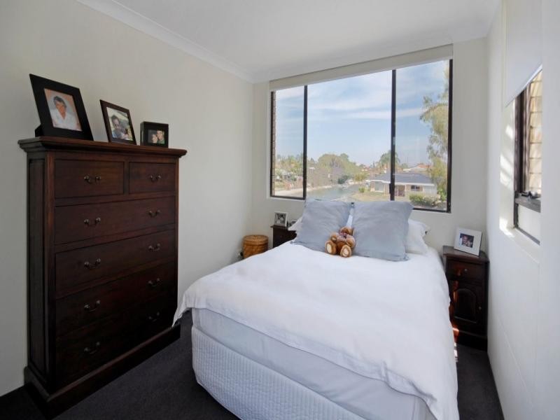 5/18 Sunshine Boulevard, Broadbeach Waters QLD 4218