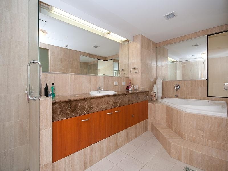 902/30 surf parade, Broadbeach QLD 4218