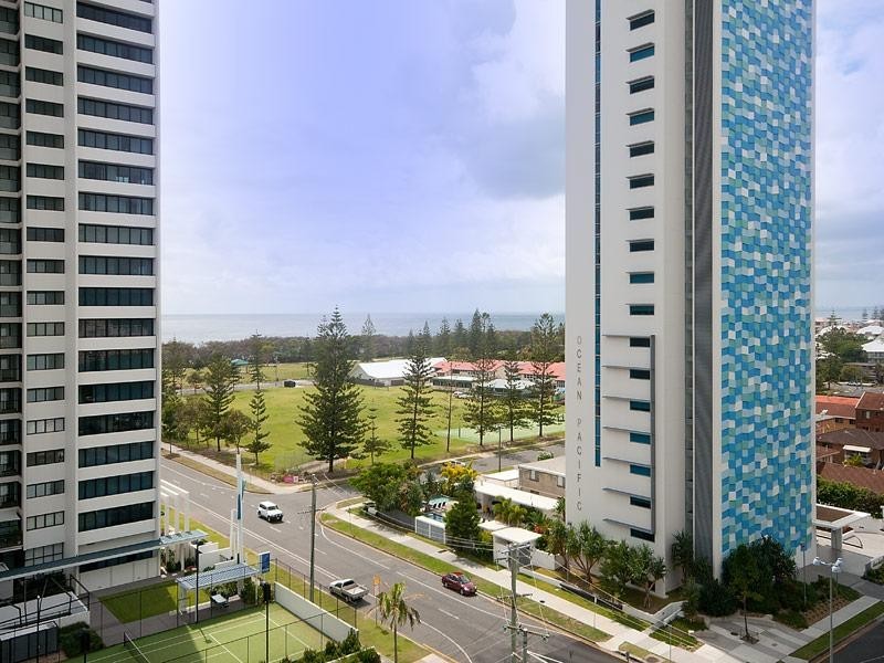 902/30 surf parade, Broadbeach QLD 4218