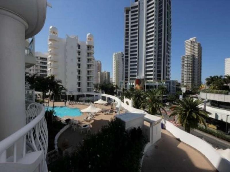 Broadbeach QLD 4218