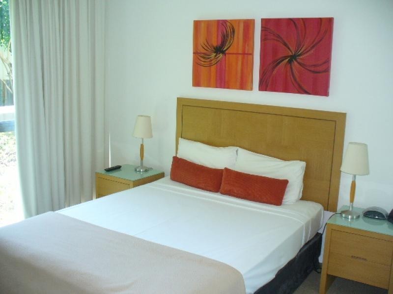 2003/33 T E Peters Drive, Broadbeach Waters QLD 4218