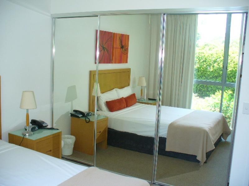 2003/33 T E Peters Drive, Broadbeach Waters QLD 4218