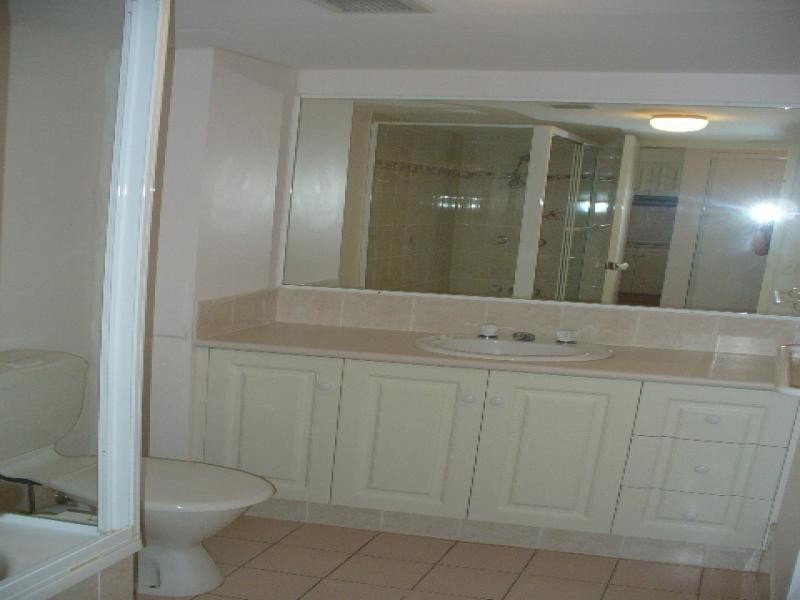 6/12 Britannia Ave, Broadbeach QLD 4218