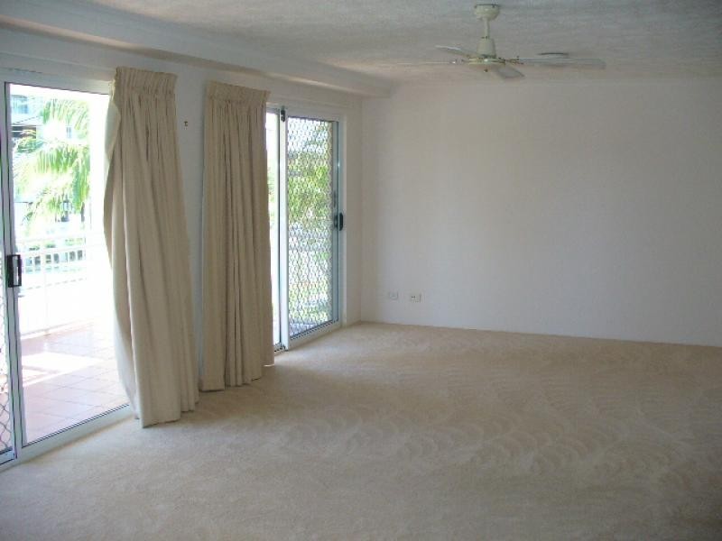 6/12 Britannia Ave, Broadbeach QLD 4218