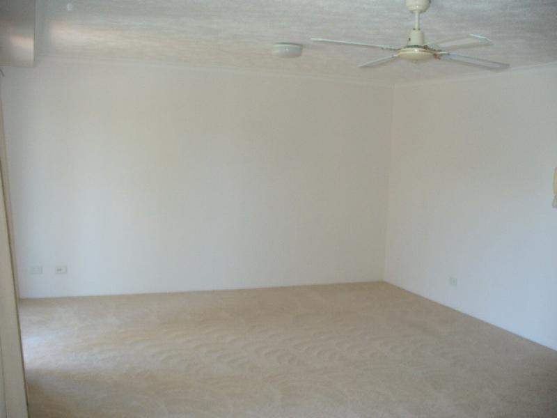 6/12 Britannia Ave, Broadbeach QLD 4218