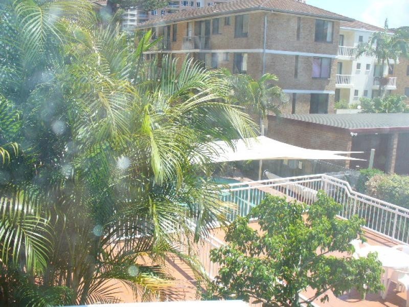 6/12 Britannia Ave, Broadbeach QLD 4218