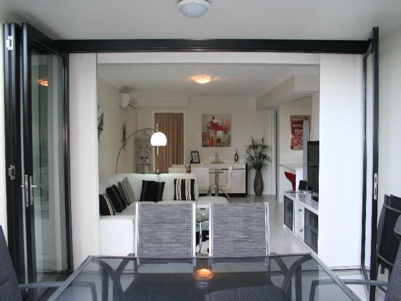 101/8 Albert Ave, Broadbeach QLD 4218
