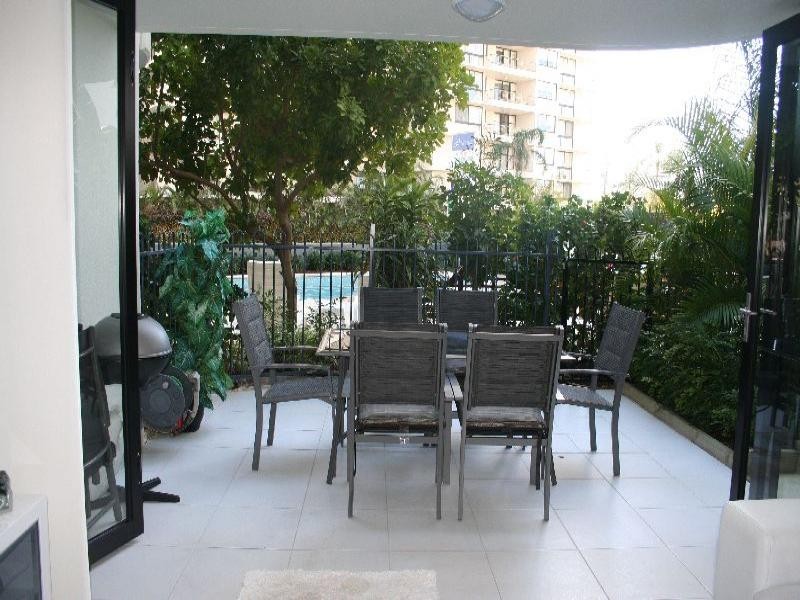 101/8 Albert Ave, Broadbeach QLD 4218