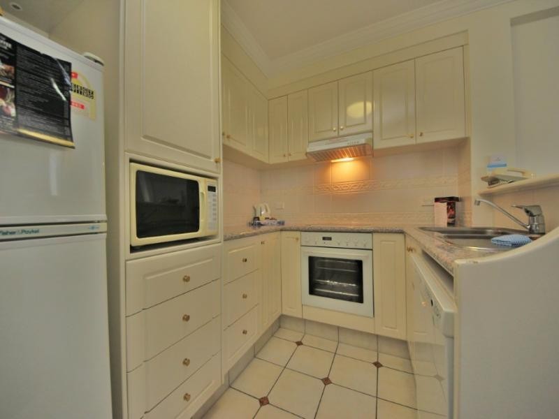 2201/24 Queensland Ave, Broadbeach QLD 4218