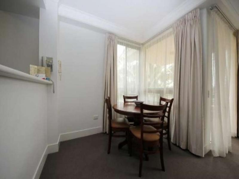 111/30 Surf Parade, Broadbeach QLD 4218