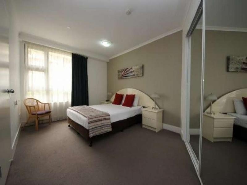 111/30 Surf Parade, Broadbeach QLD 4218