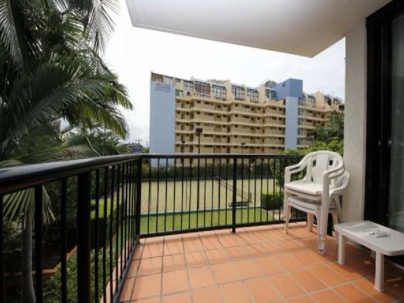 111/30 Surf Parade, Broadbeach QLD 4218