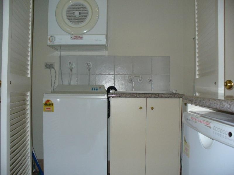 9 Beach Parade, Surfers Paradise QLD 4217