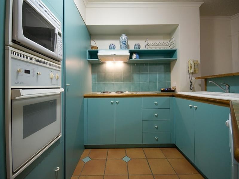 18/10-16 Alexandra Ave, Broadbeach QLD 4218