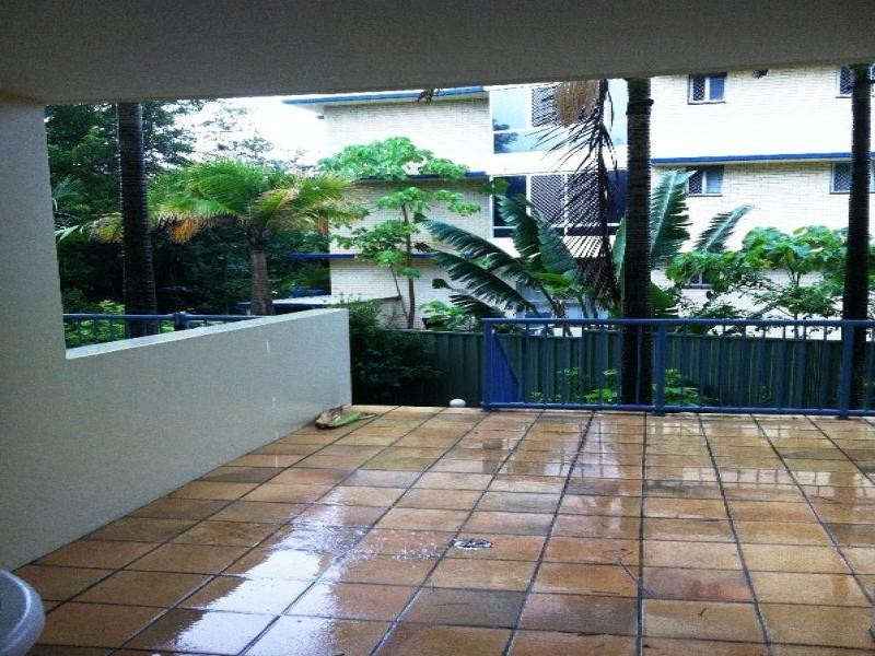 18/10-16 Alexandra Ave, Broadbeach QLD 4218