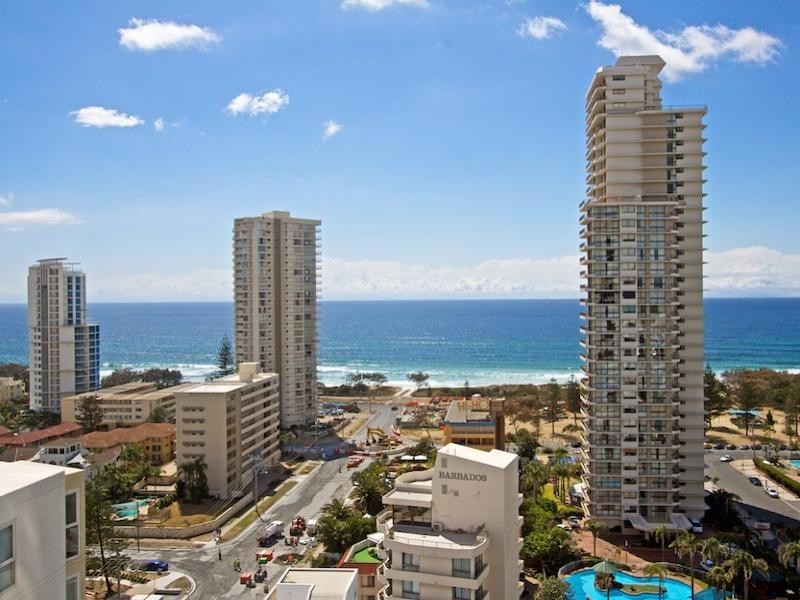 11/11 Albert Ave, Broadbeach QLD 4218