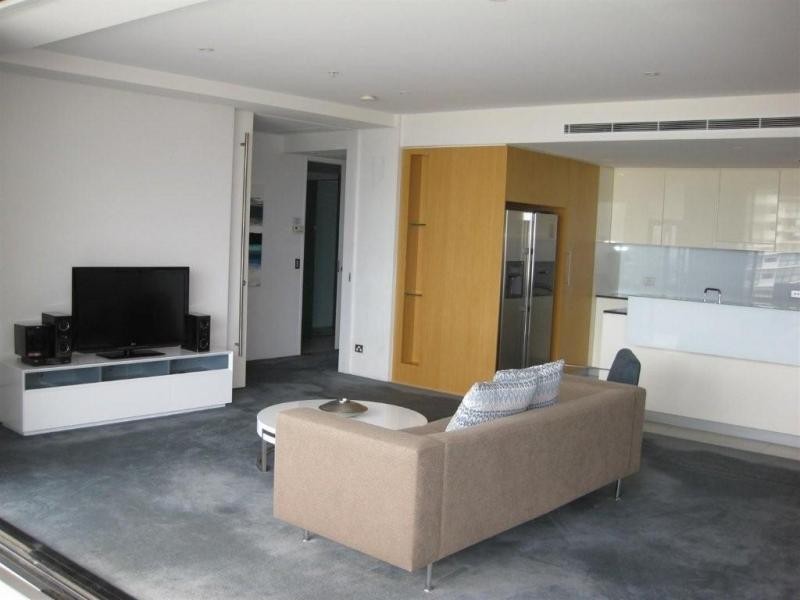 11/11 Albert Ave, Broadbeach QLD 4218