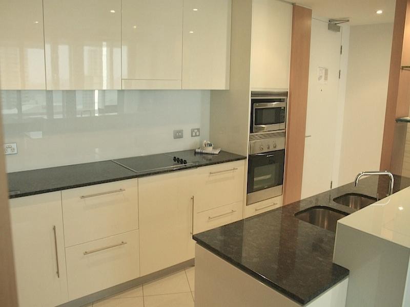 11/11 Albert Ave, Broadbeach QLD 4218