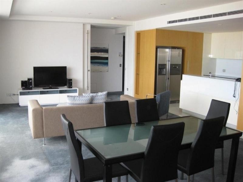 11/11 Albert Ave, Broadbeach QLD 4218