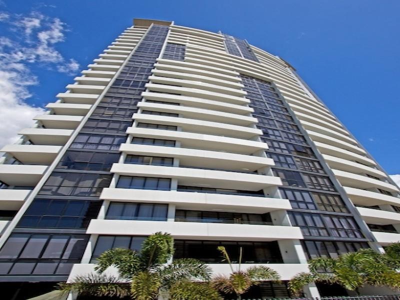 11/11 Albert Ave, Broadbeach QLD 4218
