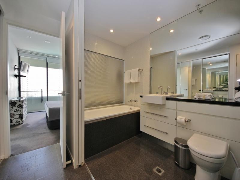 602/89 Surf Parade, Broadbeach QLD 4218