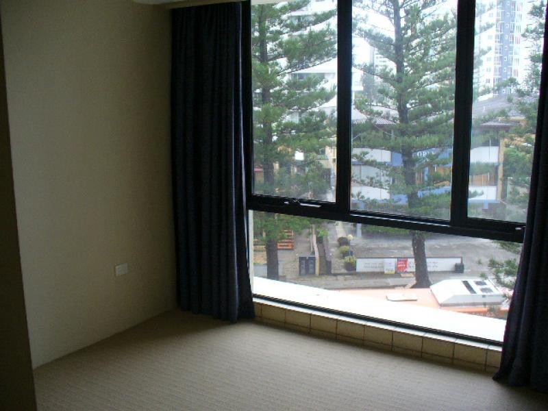 15 Northcliffe Terrace, Surfers Paradise QLD 4217