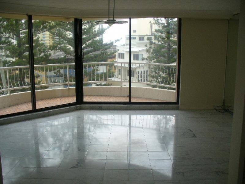 15 Northcliffe Terrace, Surfers Paradise QLD 4217