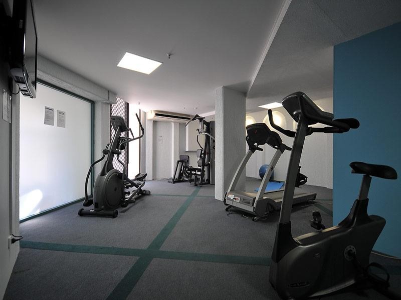 15 Northcliffe Terrace, Surfers Paradise QLD 4217