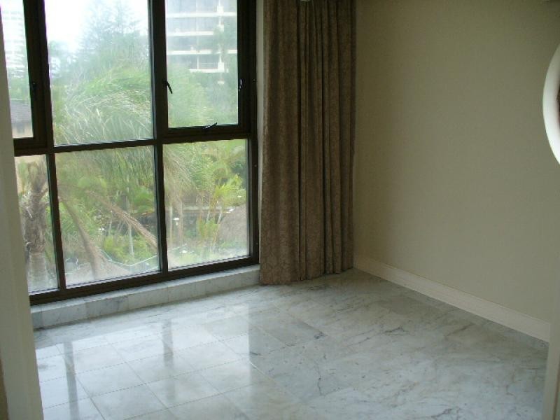 15 Northcliffe Terrace, Surfers Paradise QLD 4217