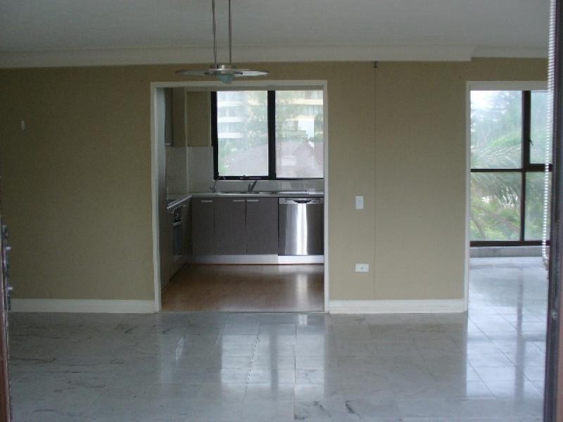 15 Northcliffe Terrace, Surfers Paradise QLD 4217