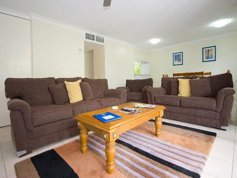7/33 Beach Parade, Surfers Paradise QLD 4217