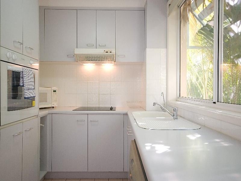 7/33 Beach Parade, Surfers Paradise QLD 4217