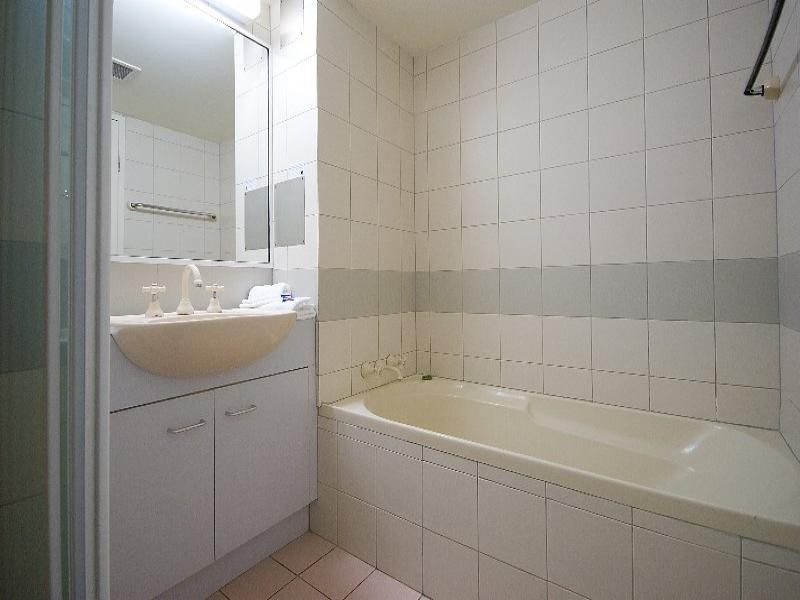 7/33 Beach Parade, Surfers Paradise QLD 4217