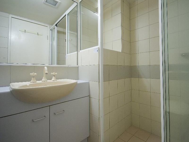 7/33 Beach Parade, Surfers Paradise QLD 4217