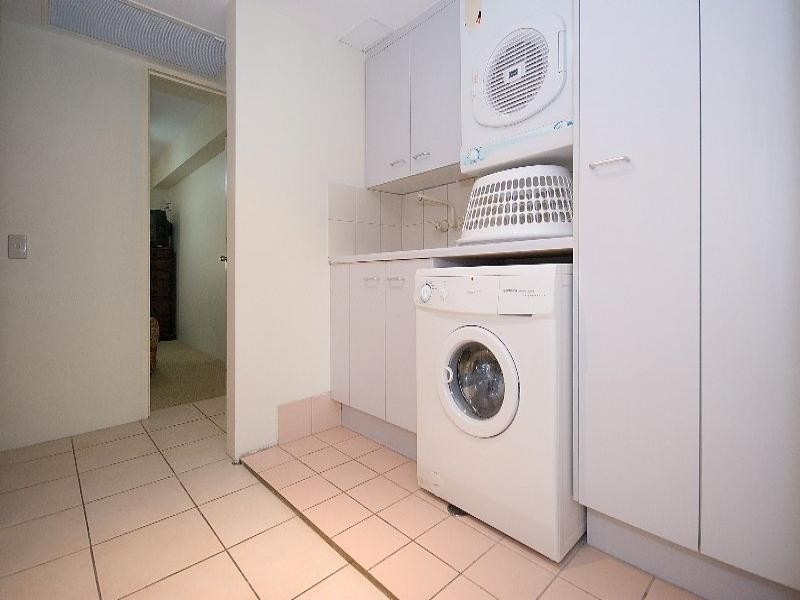7/33 Beach Parade, Surfers Paradise QLD 4217
